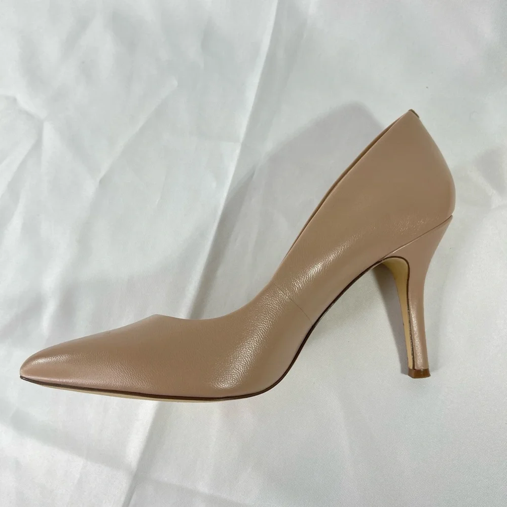 Nine West Womens Flax Leather Pointed Toe Pump  Light Natural Tan Size 1…